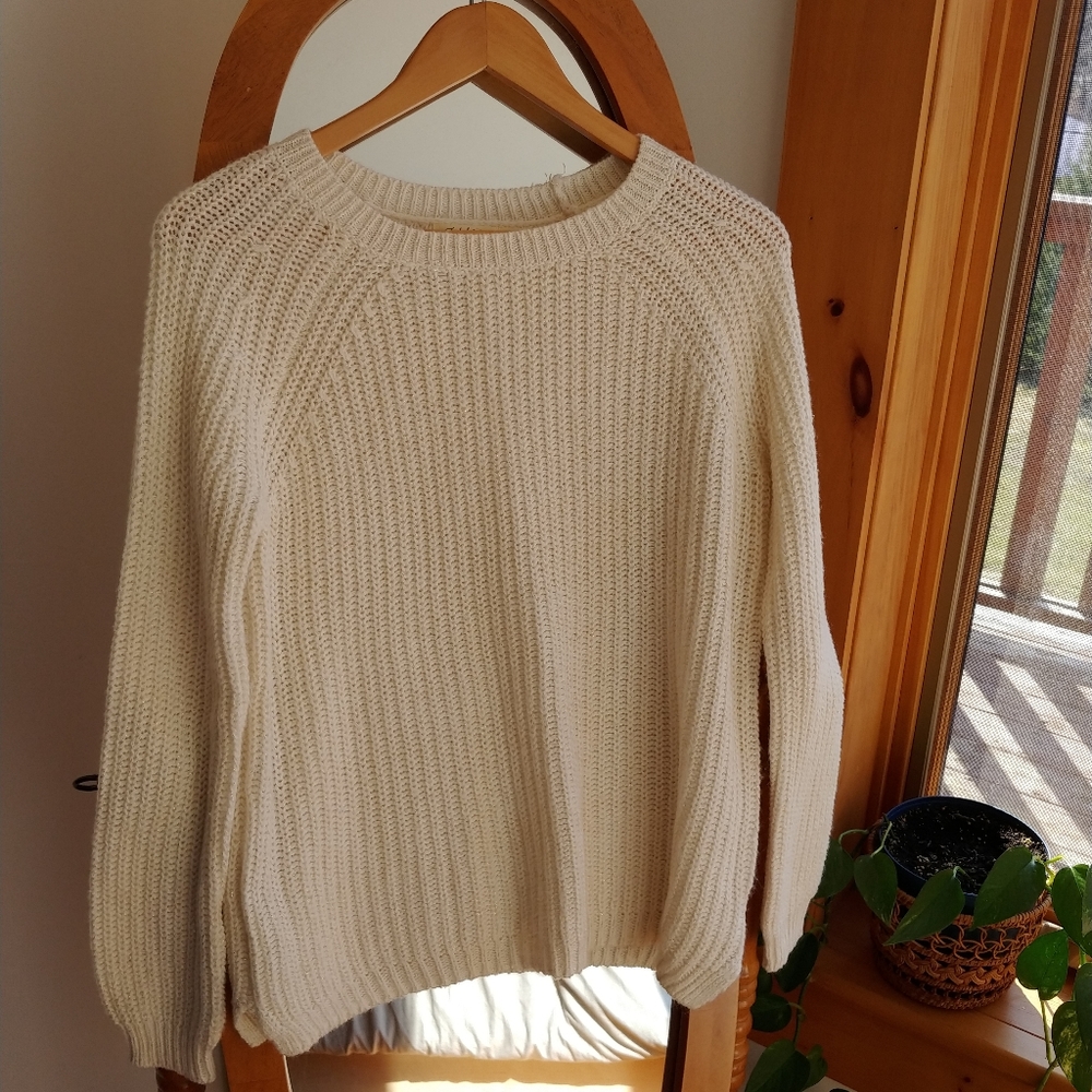 ✨ Faded Glory - White sweater with gold accent